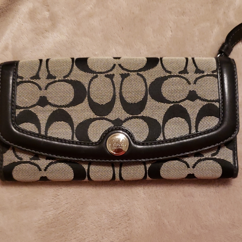 Tri fold coach wallet